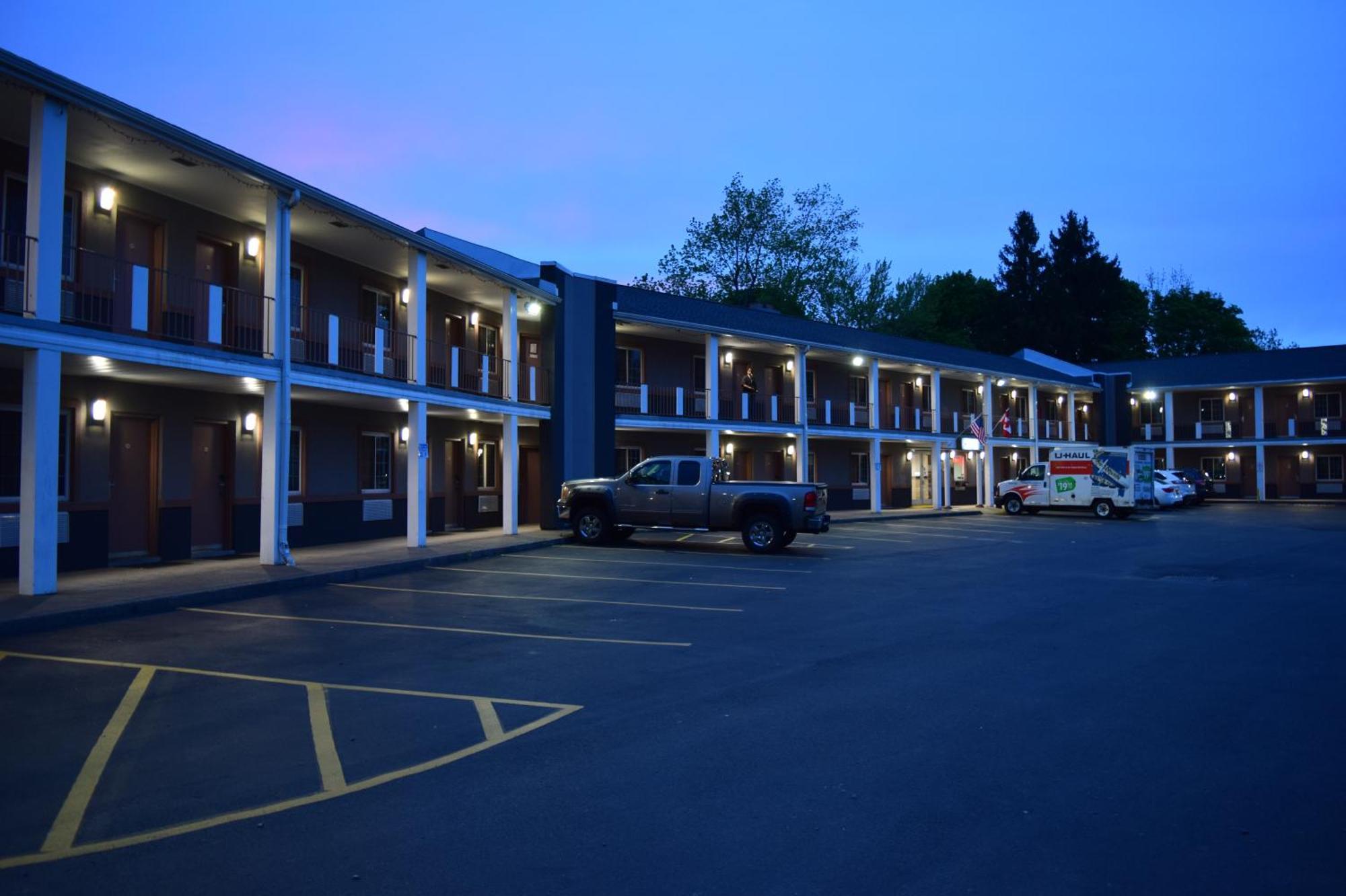 University Manor Inn バッファロー エクステリア 写真