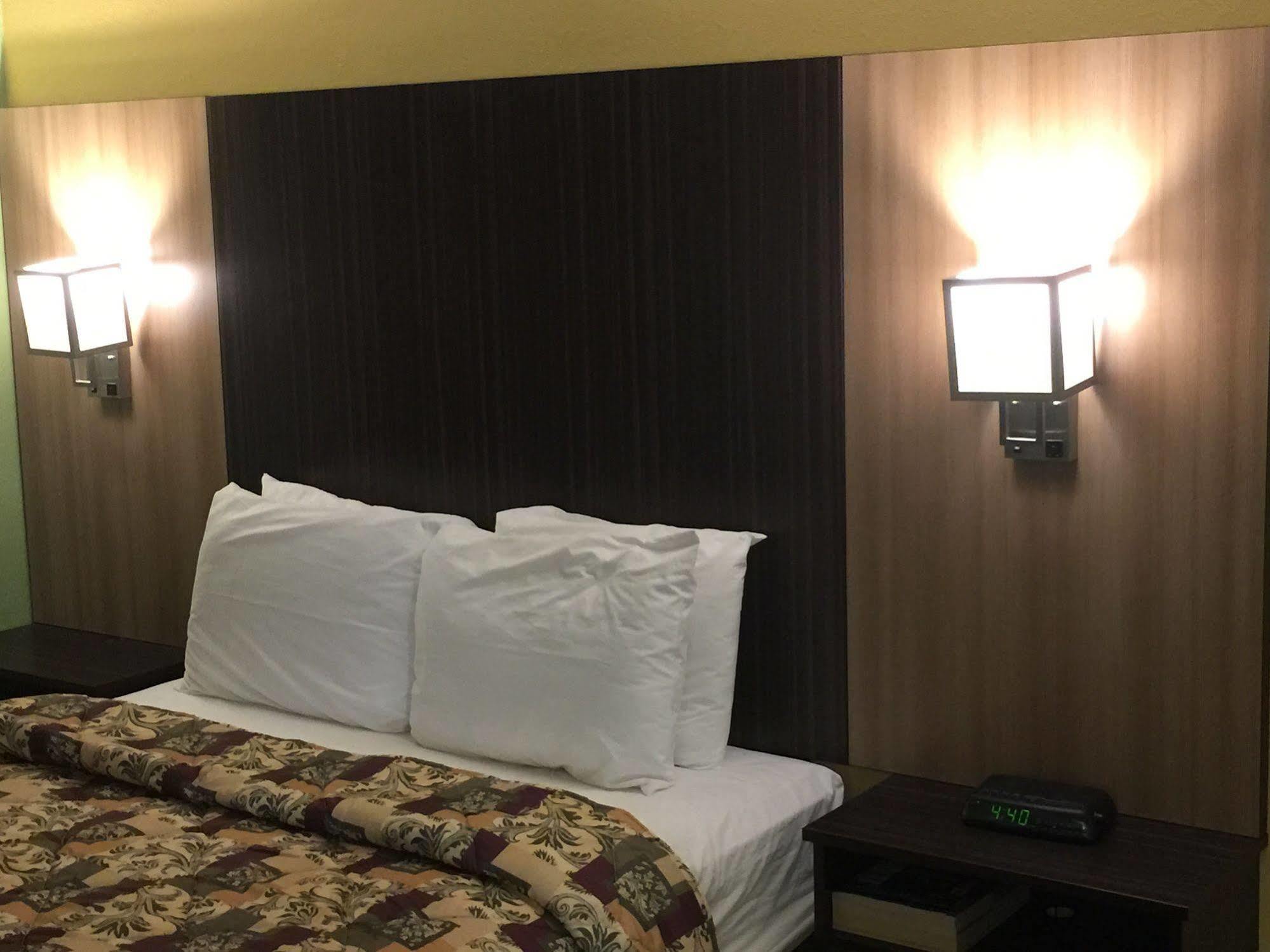 University Manor Inn バッファロー エクステリア 写真