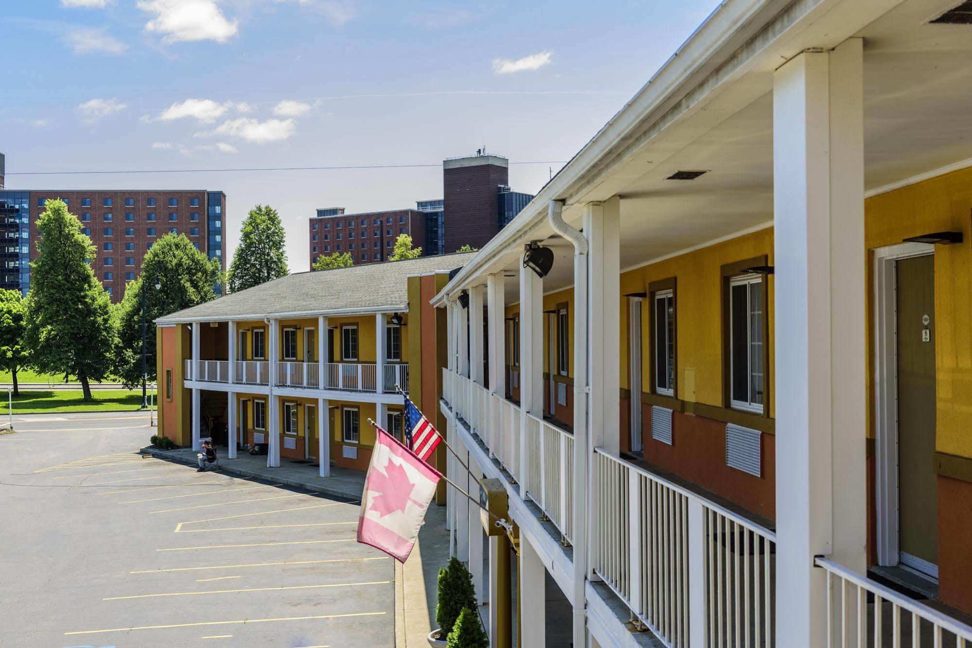 University Manor Inn バッファロー エクステリア 写真